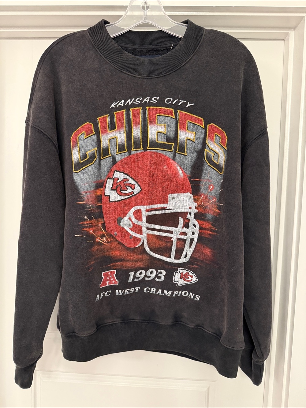 Abercrombie & Fitch Black Kansas City Chiefs Graphic Crewneck - Picture 3 of 4